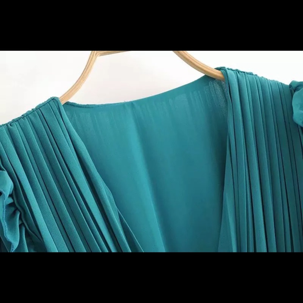 Dress - Picture 5 of 7